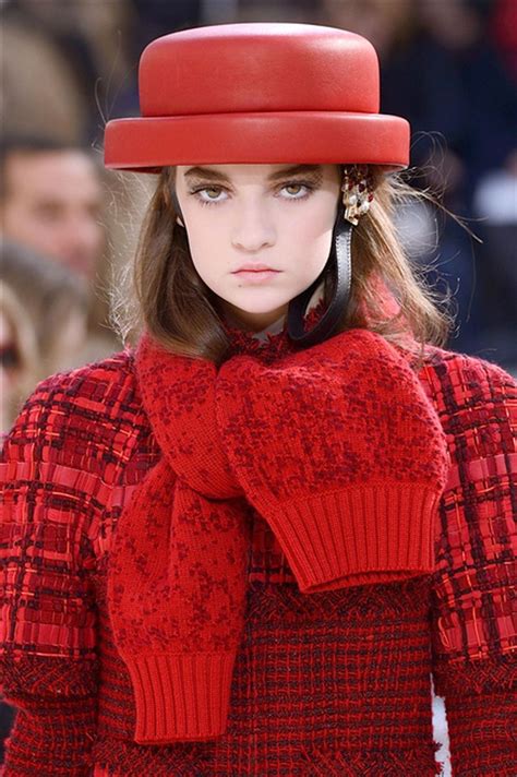 chanel autunno inverno 2016 2017|Chanel runway 2017.